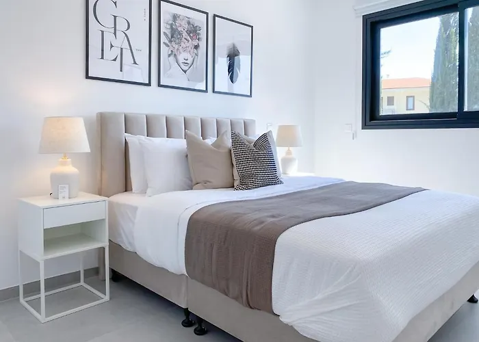 Phaedrus Living White Hills Panoramic View *