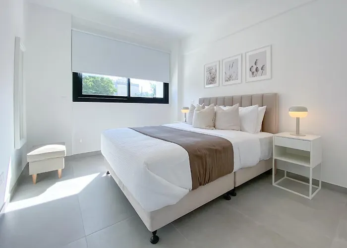 Phaedrus Living White Hills Panoramic View Apartment